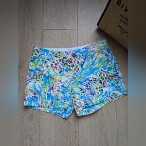 Lilly Pulitzer Callahan shorts in the "Sea Soiree" print